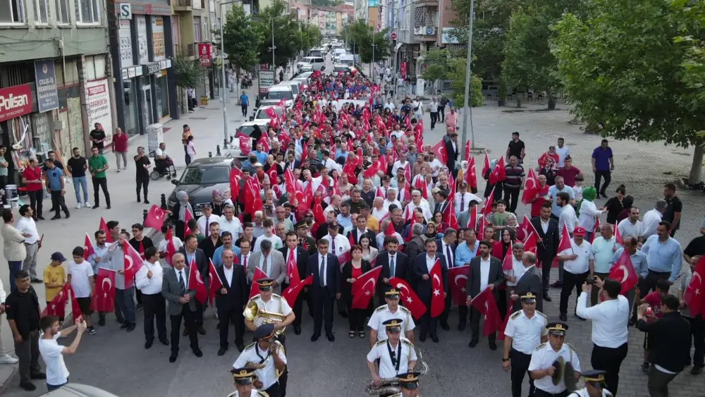 15 TEMMUZ KAHRAMANLARI YAPILAN PROGRAMLARLA ANILDI