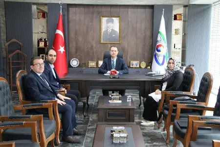 KASTAMONU ÜNİVERSİTESİ ÖĞRETİM GÖREVLİLERİNDEN BAŞKAN ÇAPRAZ’A ZİYARET