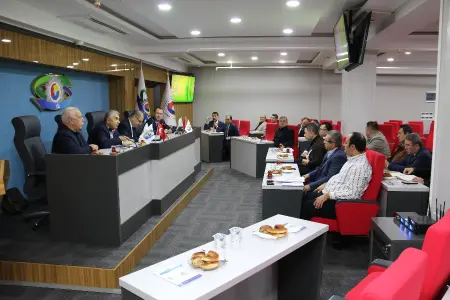 TİCARET BAKANLIĞI HEYETİ, KARABÜK’TE DEMİR-ÇELİK SEKTÖRÜ İSTİŞARE TOPLANTISINA KATILDI