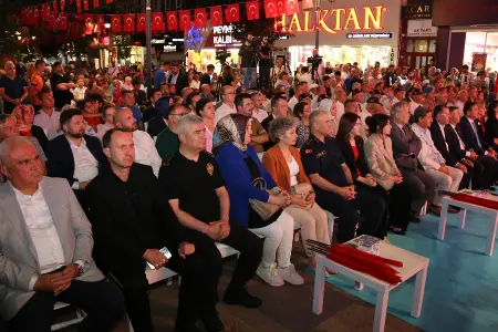 15 TEMMUZ’UN 9.YIL DÖNÜMÜ GERÇEKLEŞEN PROGRAMLARLA ANILDI