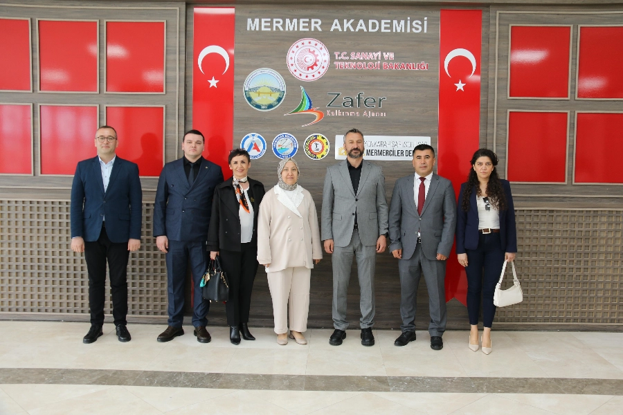 ESKİPAZAR SARI TRAVERTEN TAŞI İÇİN İSCEHİSAR’A İNCELEME GEZİSİ GERÇEKLEŞTİRİLDİ
