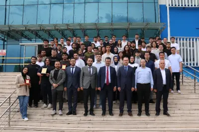 BAŞKAN ÇAPRAZ BİLİŞİM TEKNOLOJİLERİ MYO ÖĞRENCİLERİNİN BAŞARILARINA ORTAK OLDU