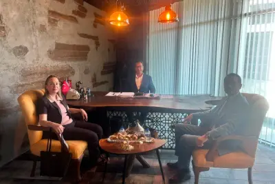YELİMLİEŞ VE KAHRAMAN’DAN BAŞKAN ÇEBİ’YE ZİYARET