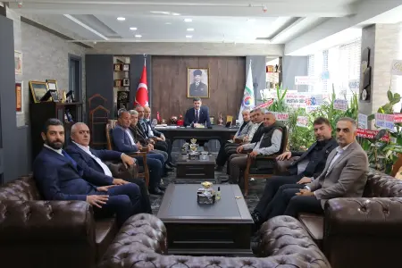 4. MESLEK GRUBU’NDAN BAŞKAN AYAR’A HAYIRLI OLSUN ZİYARETİ