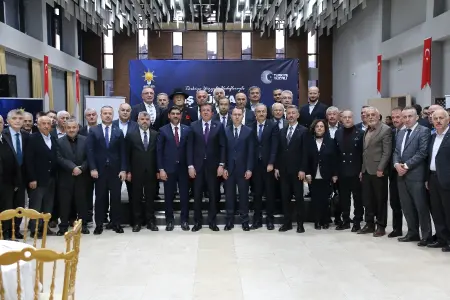 İŞ DÜNYASI İSTİŞARE TOPLANTISI SAYIN NİHAT ZEYBEKCİ’NİN KATILIMIYLA GERÇEKLEŞTİRİLDİ