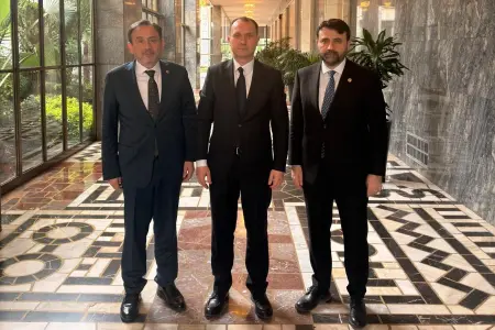 BAŞKAN ÇAPRAZ’DAN MİLLETVEKİLLERİNE ZİYARET