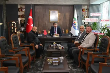 ÜNİVERSİTEME SAHİP ÇIKALIM DERNEĞİ’NDEN BAŞKAN AYAR’A HAYIRLI OLSUN ZİYARETİ