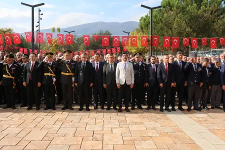 29 EKİM CUMHURİYET BAYRAMI ÇELENK SUNMA TÖRENİ GERÇEKLEŞTİRİLDİ